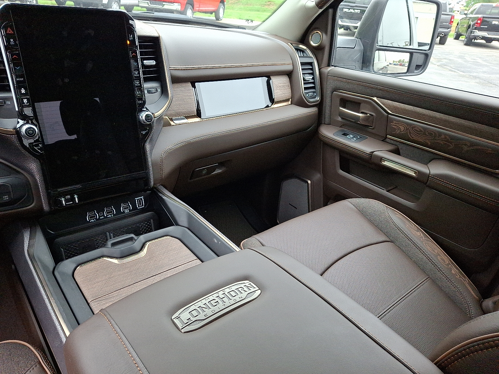 Vehicle image 11 of 23