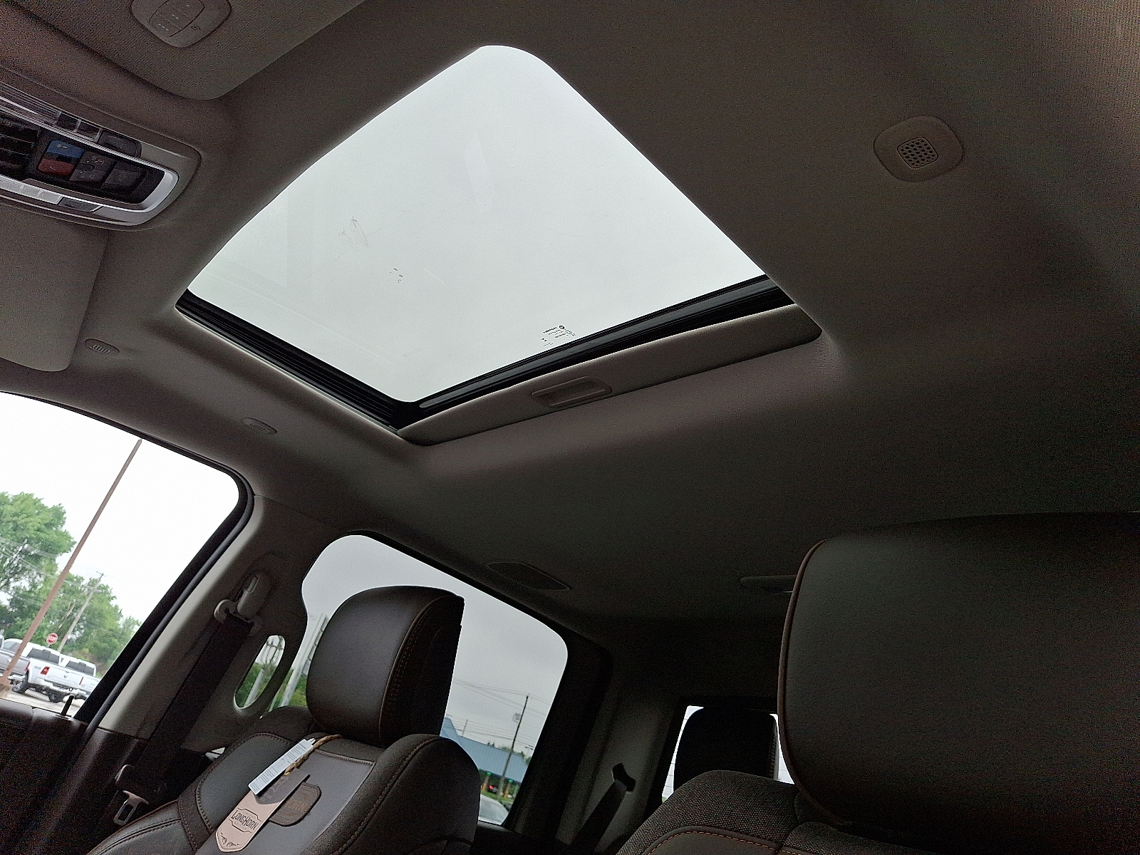 Vehicle image 15 of 23