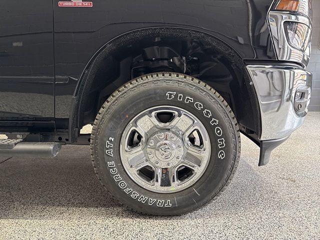 Vehicle image 18 of 20