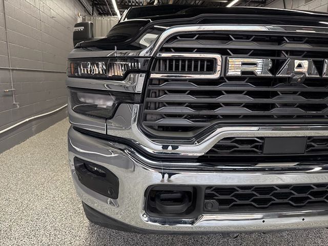 Vehicle image 10 of 20