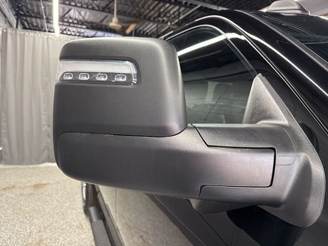 Vehicle image 13 of 20