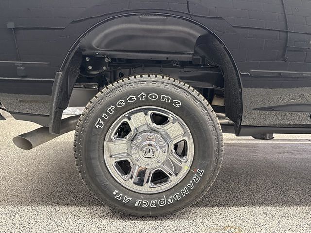 Vehicle image 17 of 20