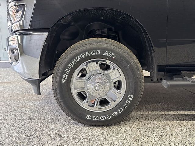 Vehicle image 15 of 20