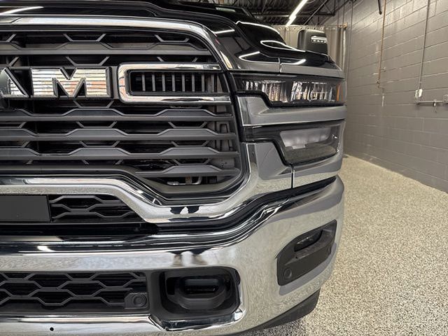 Vehicle image 11 of 20