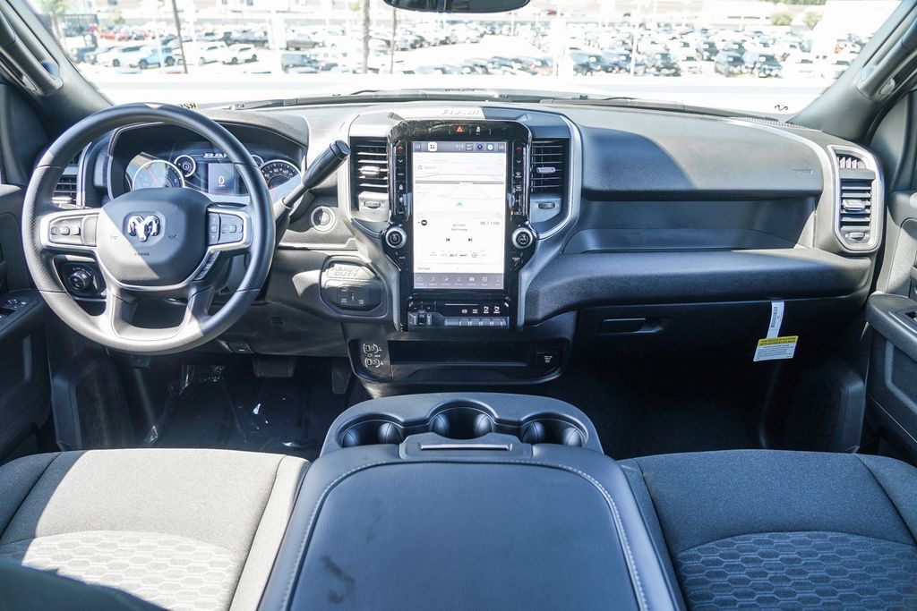 2025 Ram 2500 Tradesman Image 16 of 28