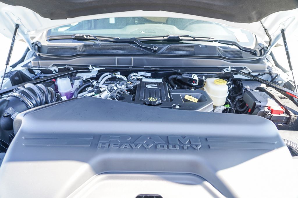 2025 Ram 2500 Tradesman Image 8 of 28