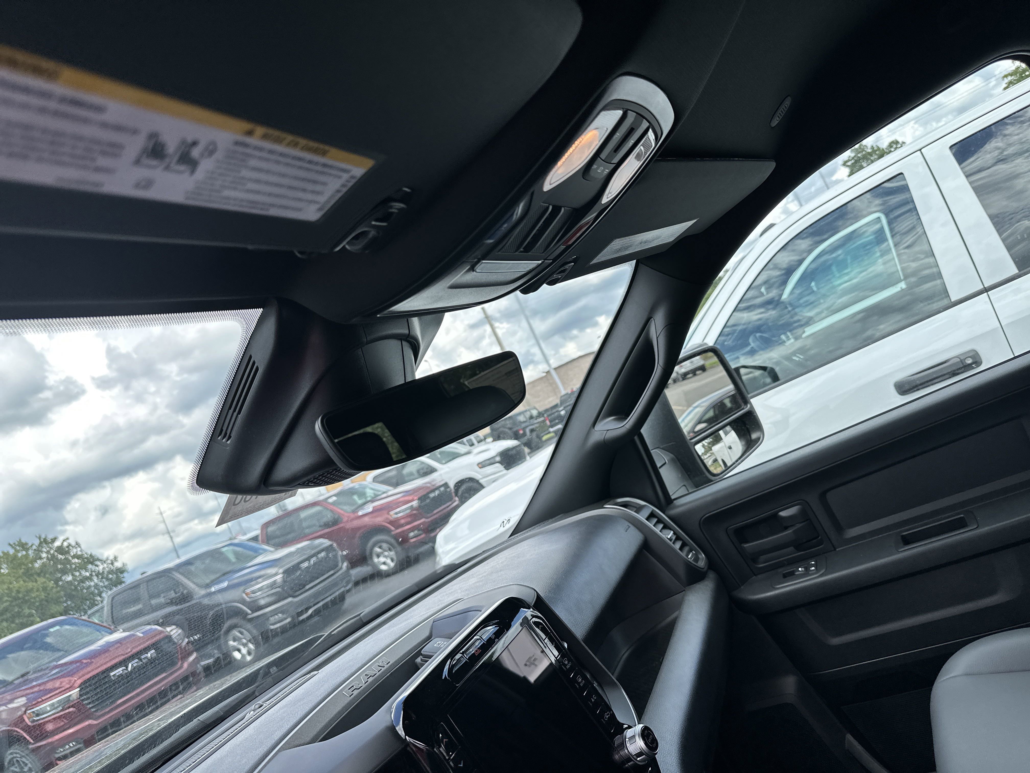 2025 Ram 2500 Tradesman Image 28 of 31