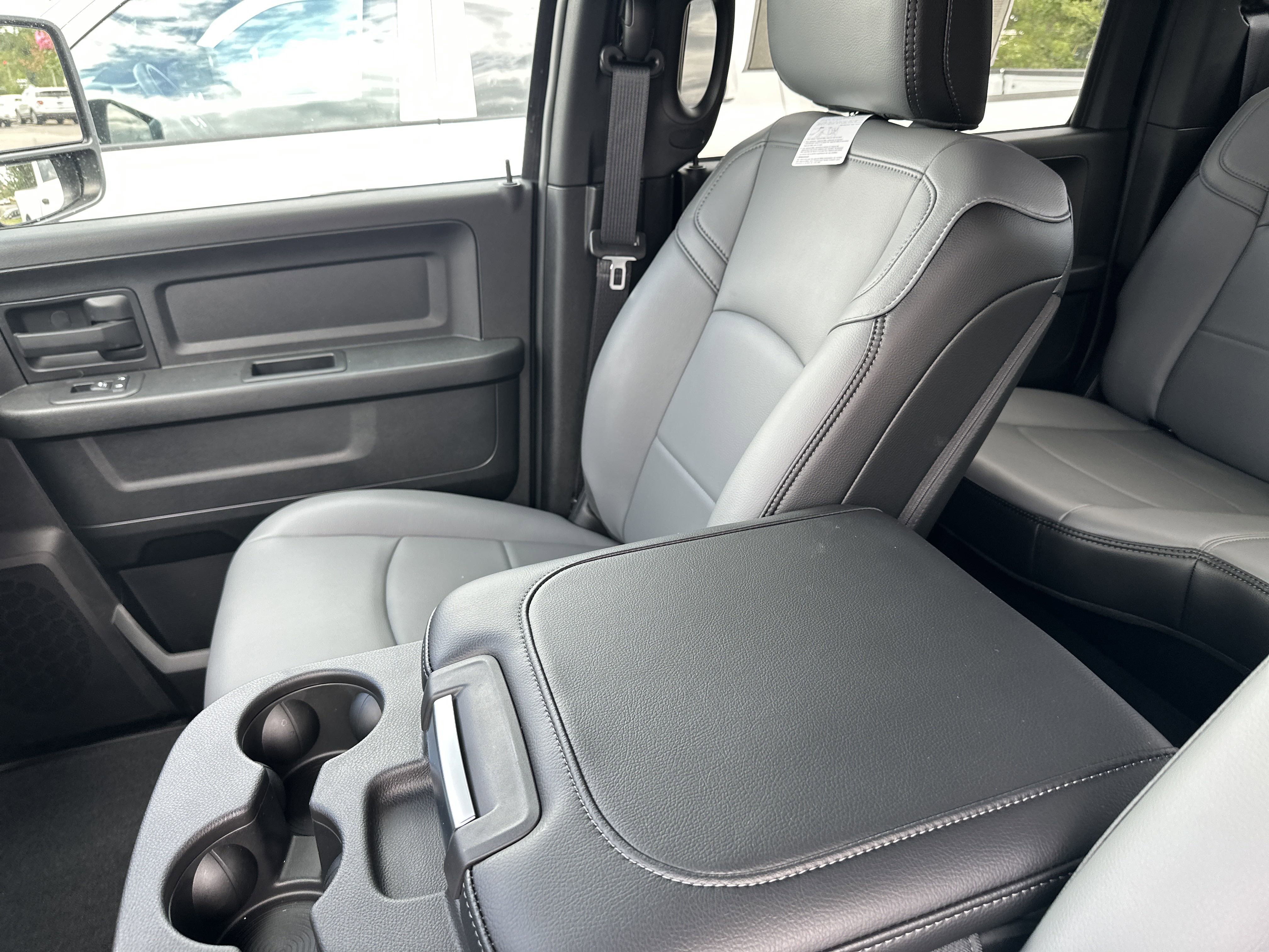 2025 Ram 2500 Tradesman Image 13 of 31