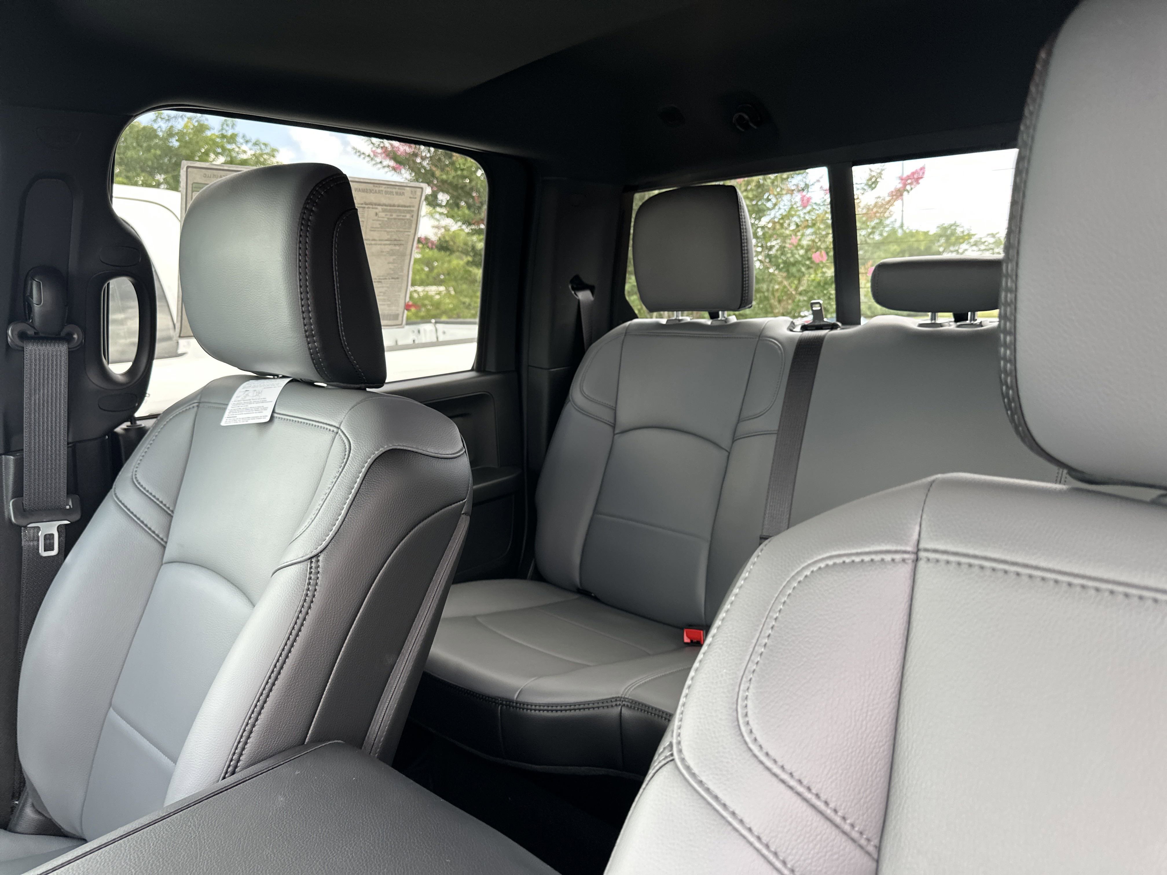 2025 Ram 2500 Tradesman Image 9 of 31