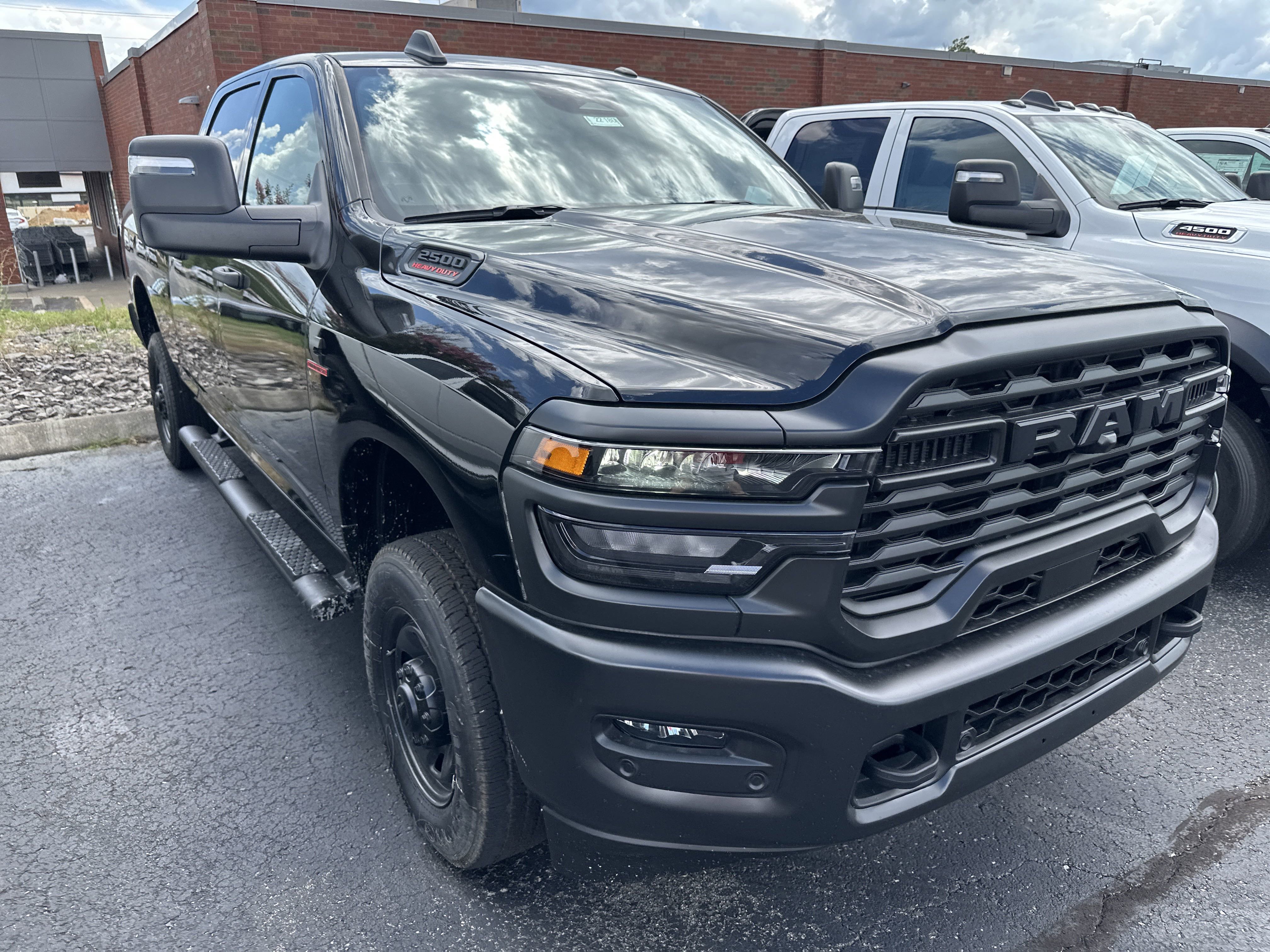 2025 Ram 2500 Tradesman Image 1 of 31