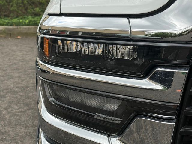 Vehicle image 22 of 23