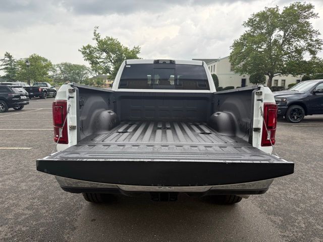 Vehicle image 13 of 23