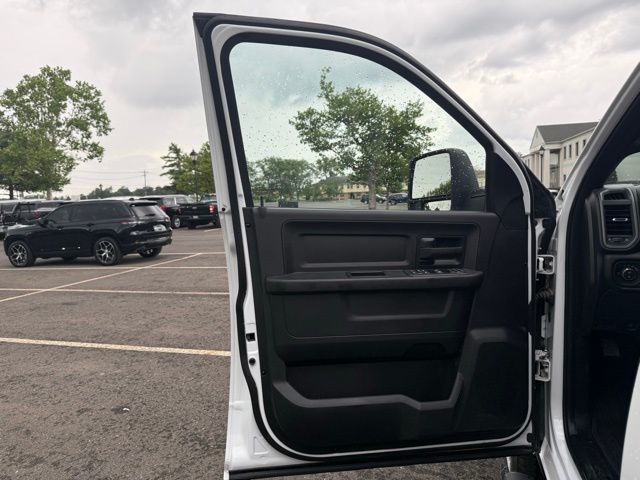 Vehicle image 16 of 23