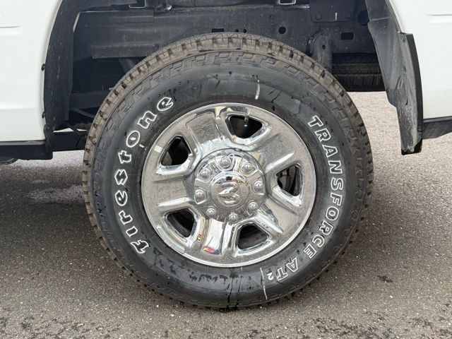 Vehicle image 12 of 23