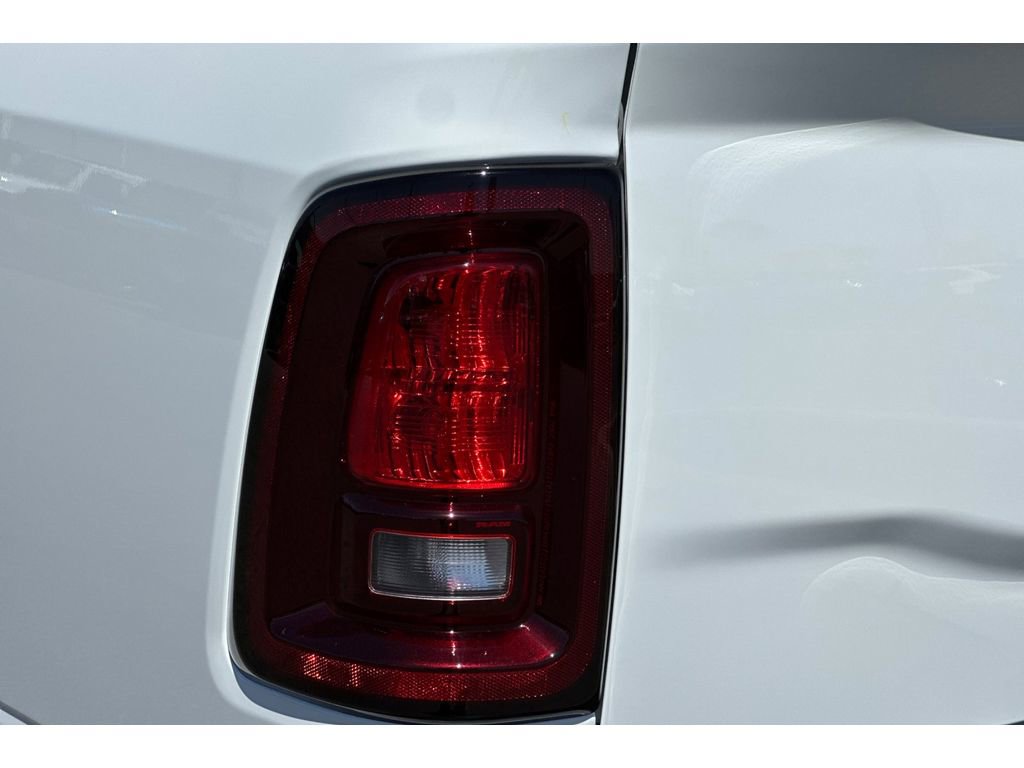 Vehicle image 20 of 22