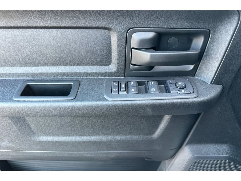Vehicle image 7 of 22