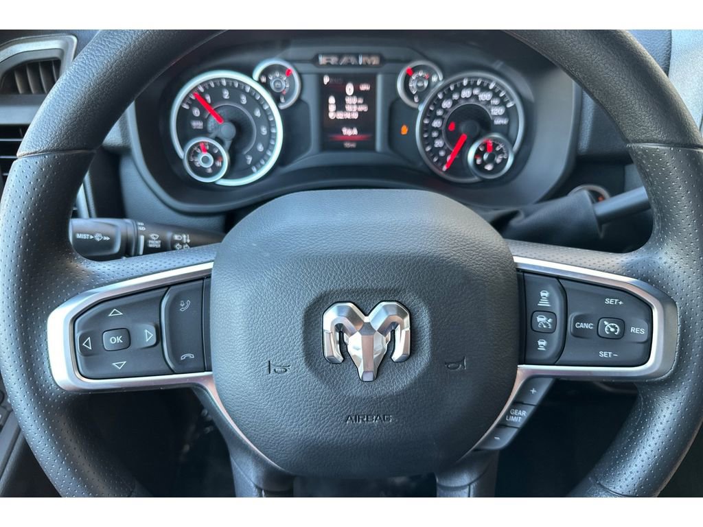 Vehicle image 19 of 22