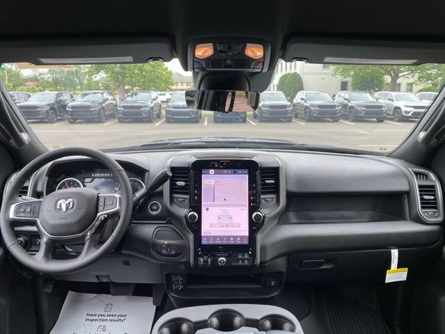 Vehicle image 17 of 24