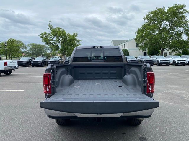 Vehicle image 14 of 24
