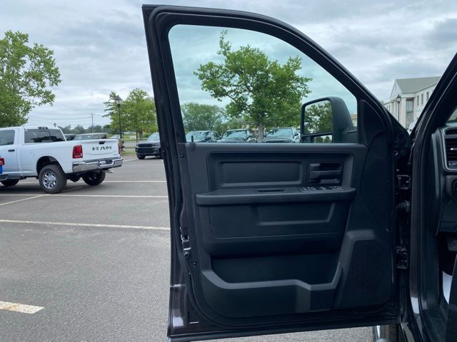 Vehicle image 18 of 24