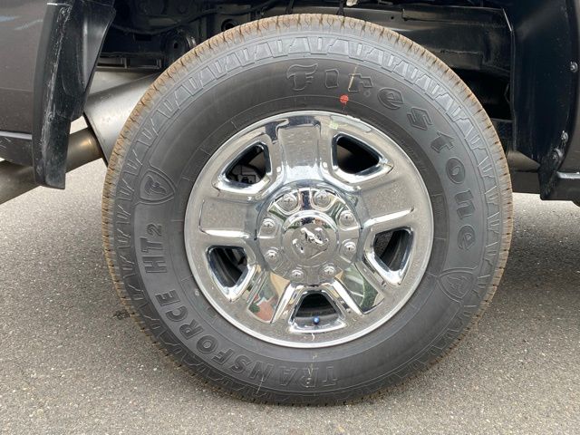 Vehicle image 12 of 24
