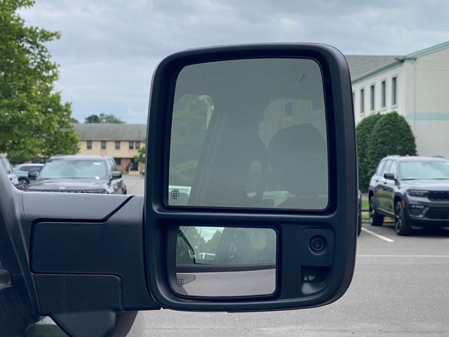 Vehicle image 20 of 24
