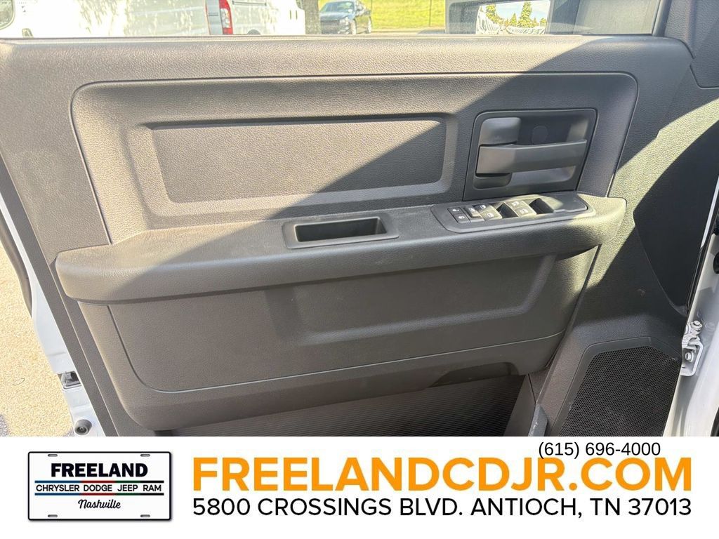 2025 Ram 2500 Tradesman Image 26 of 31