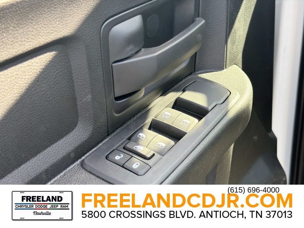 2025 Ram 2500 Tradesman Image 18 of 31