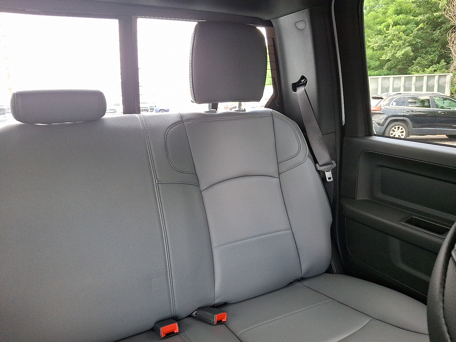 Vehicle image 13 of 21