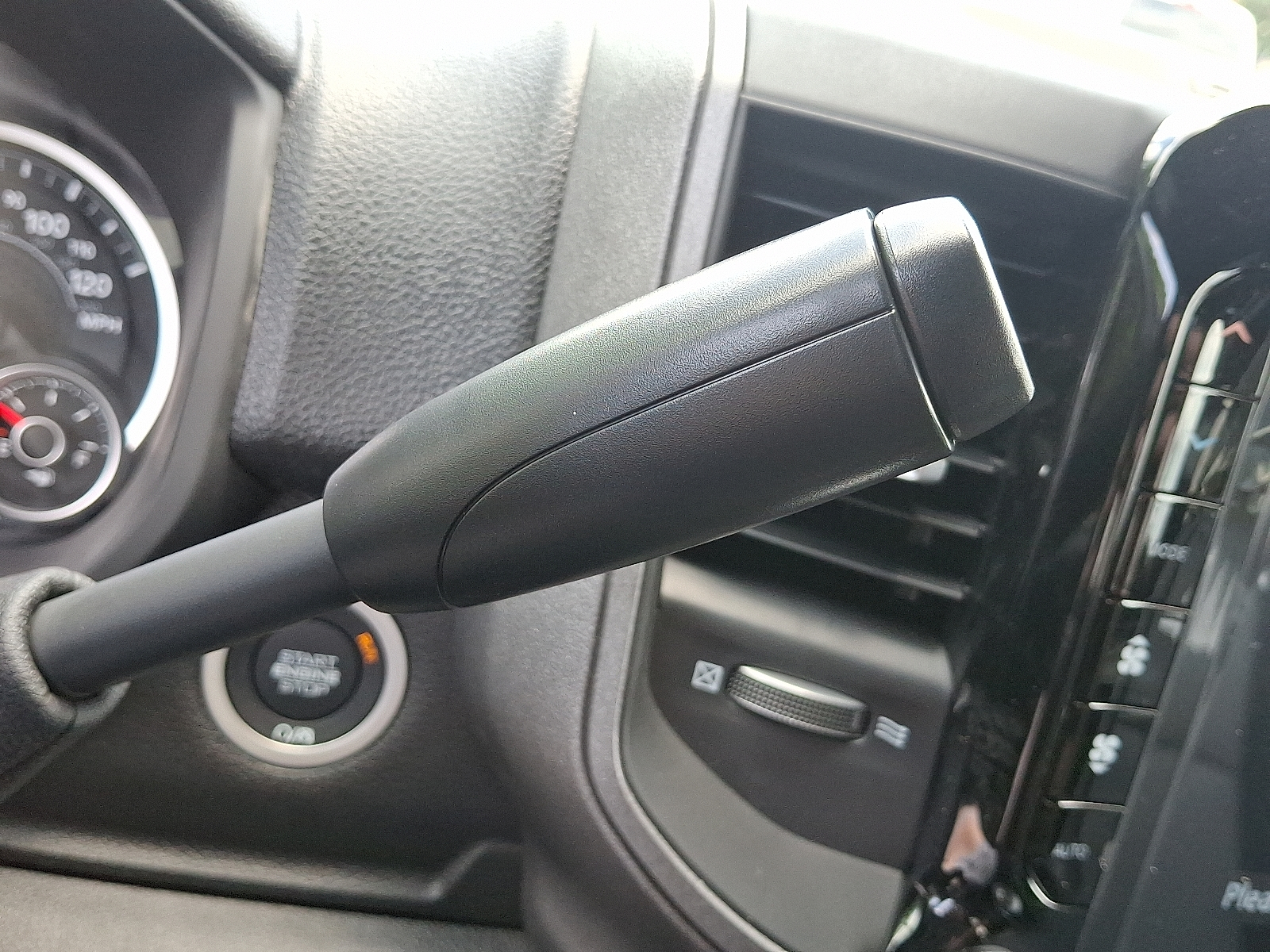 Vehicle image 19 of 21