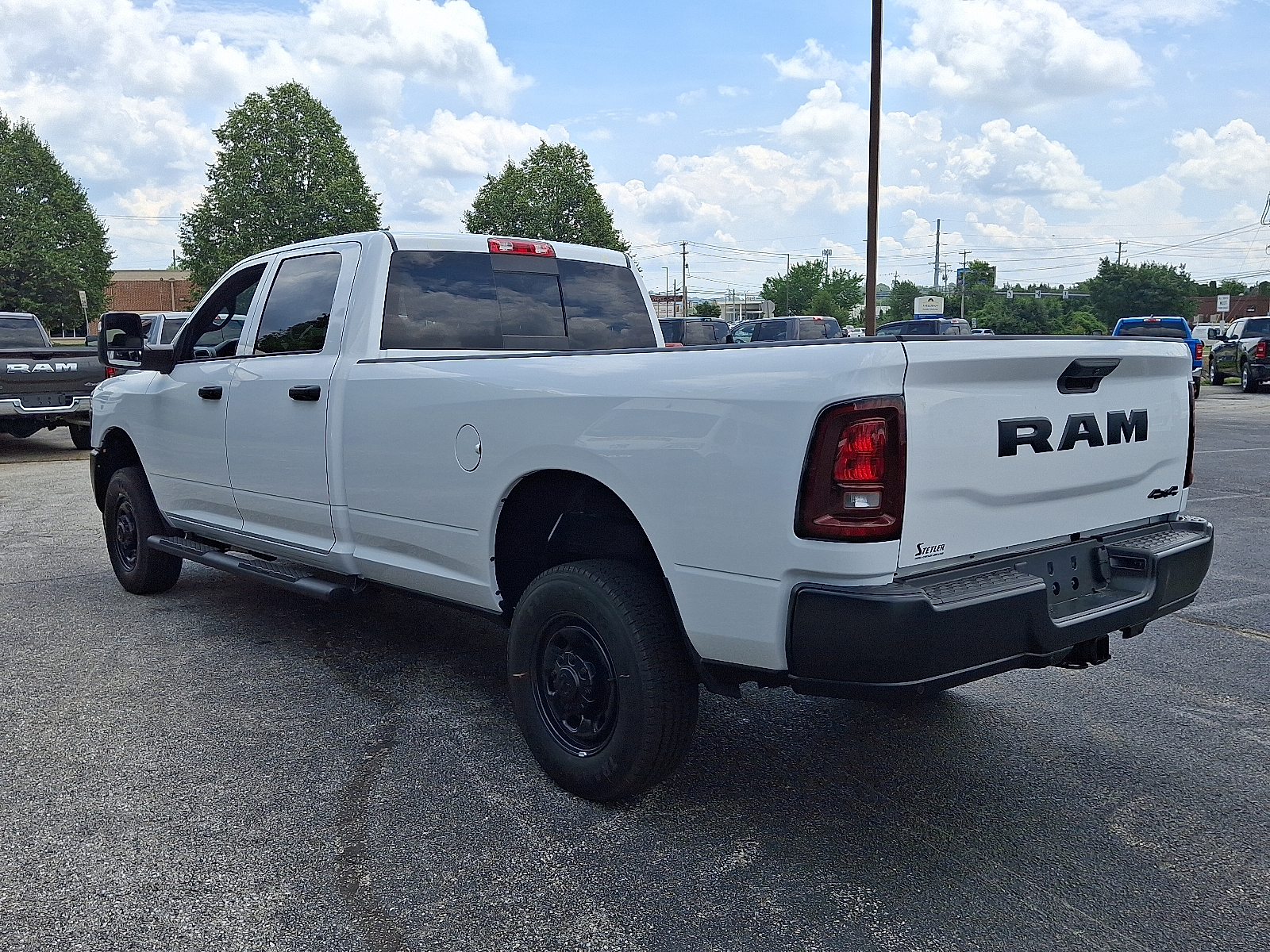 Vehicle image 7 of 21