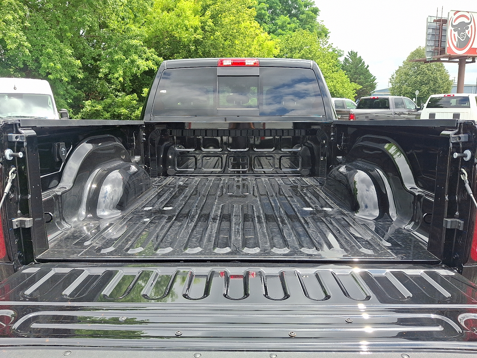Vehicle image 10 of 20