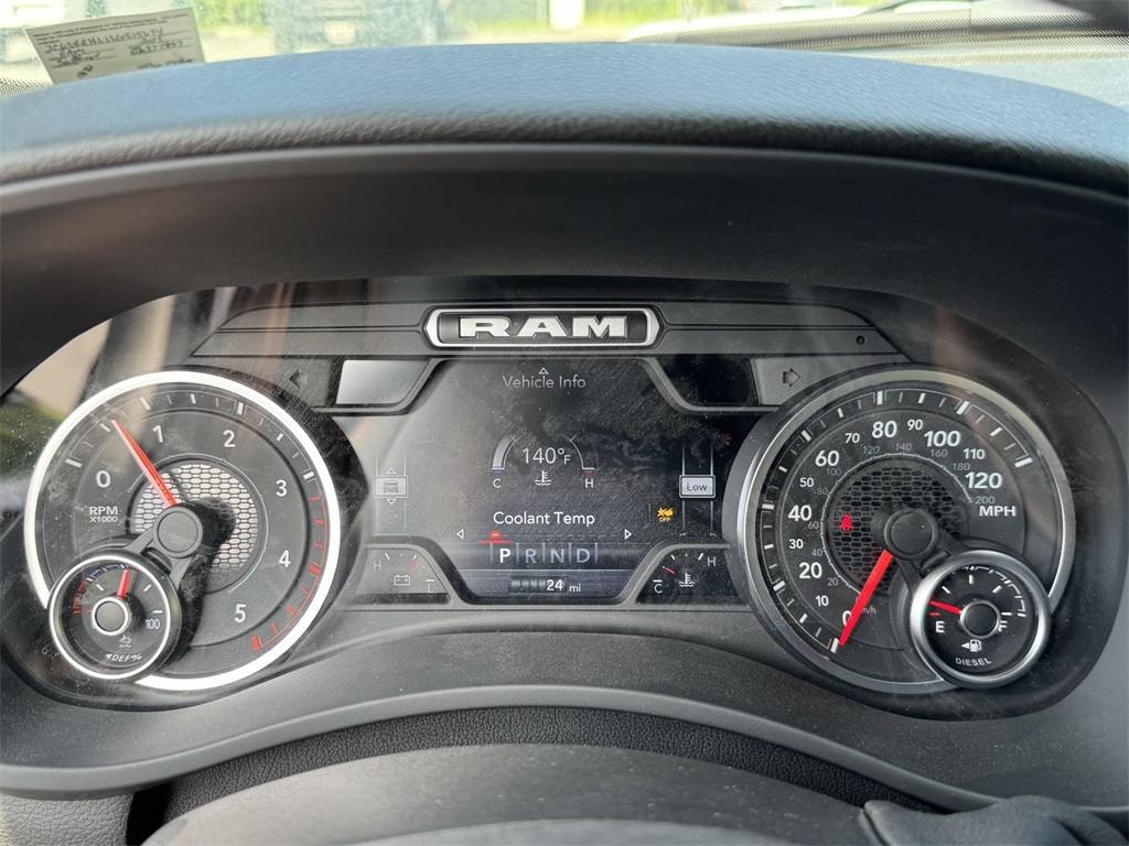 Vehicle image 17 of 30