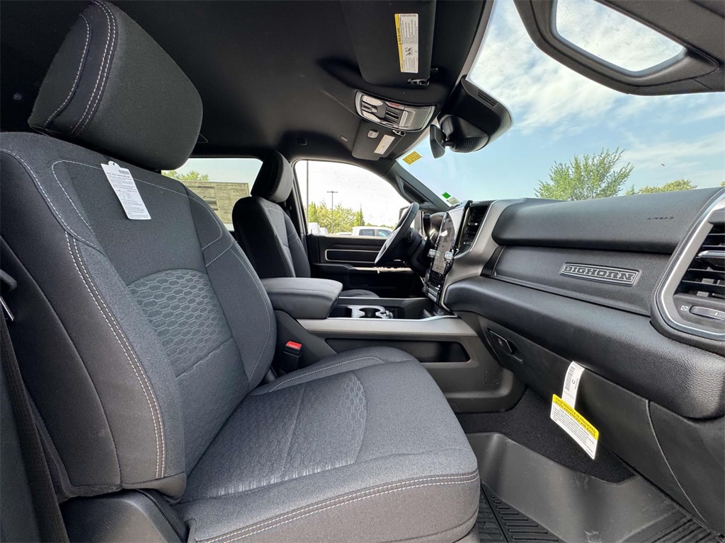 Vehicle image 11 of 30
