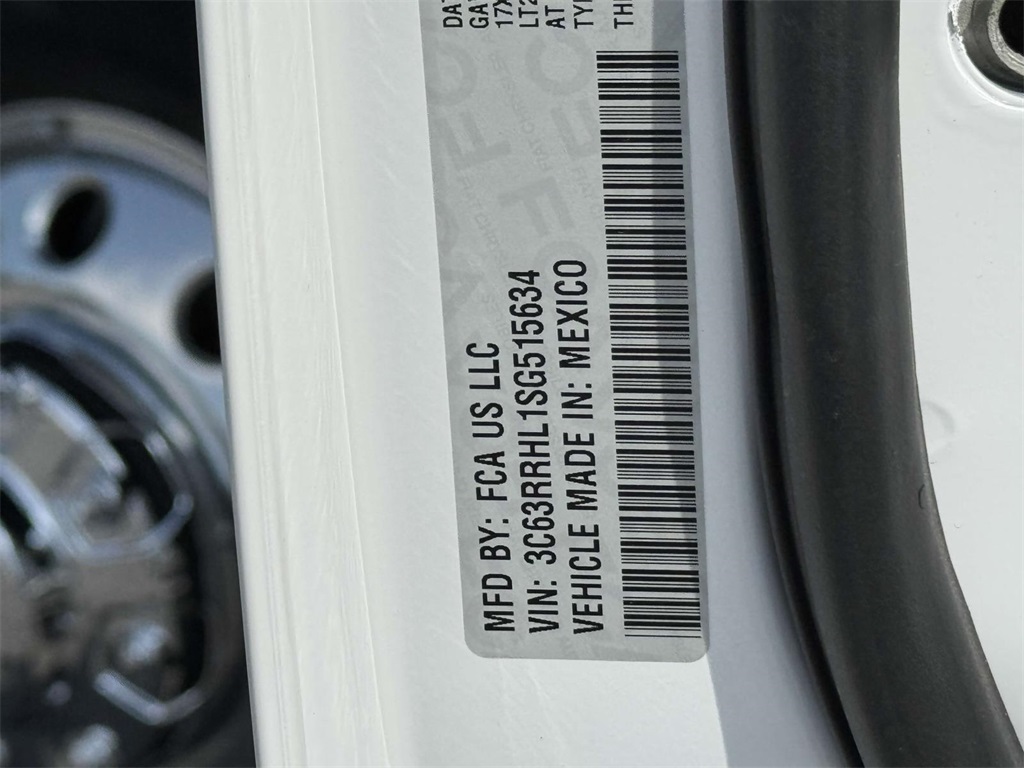 Vehicle image 28 of 30