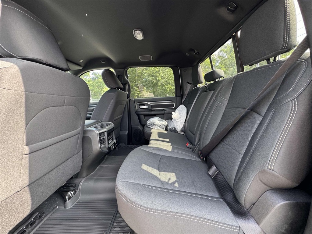 Vehicle image 12 of 30