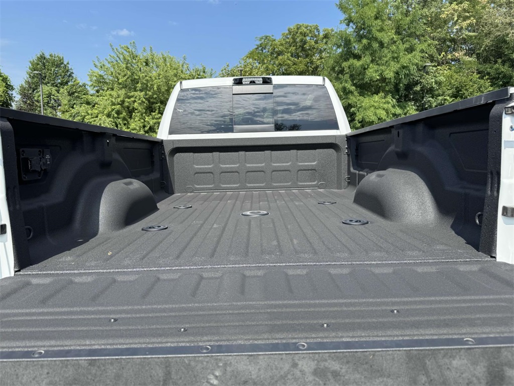 Vehicle image 10 of 30
