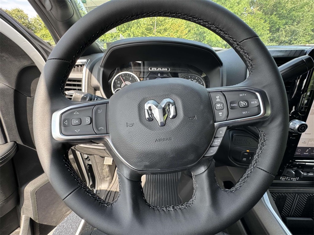 Vehicle image 16 of 30