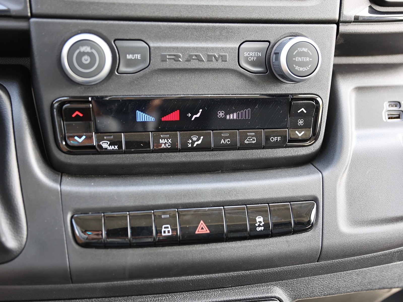 Vehicle image 19 of 31