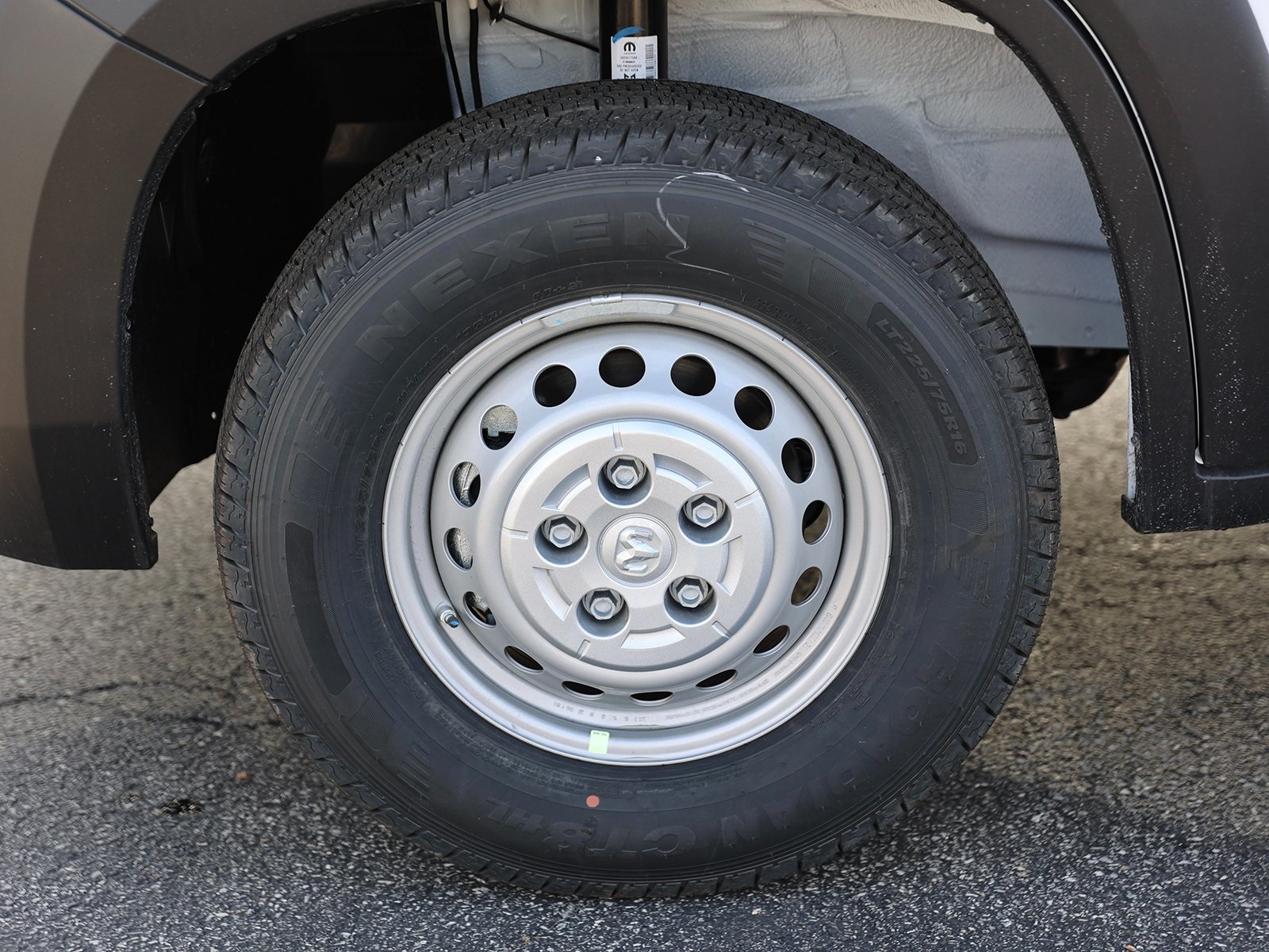Vehicle image 12 of 31
