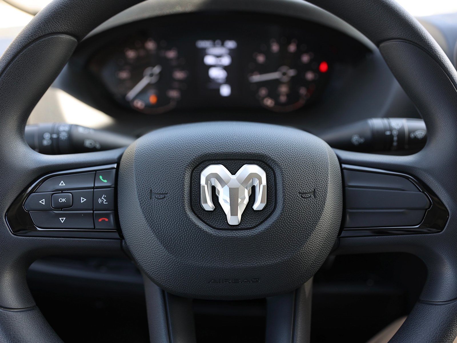 Vehicle image 28 of 31