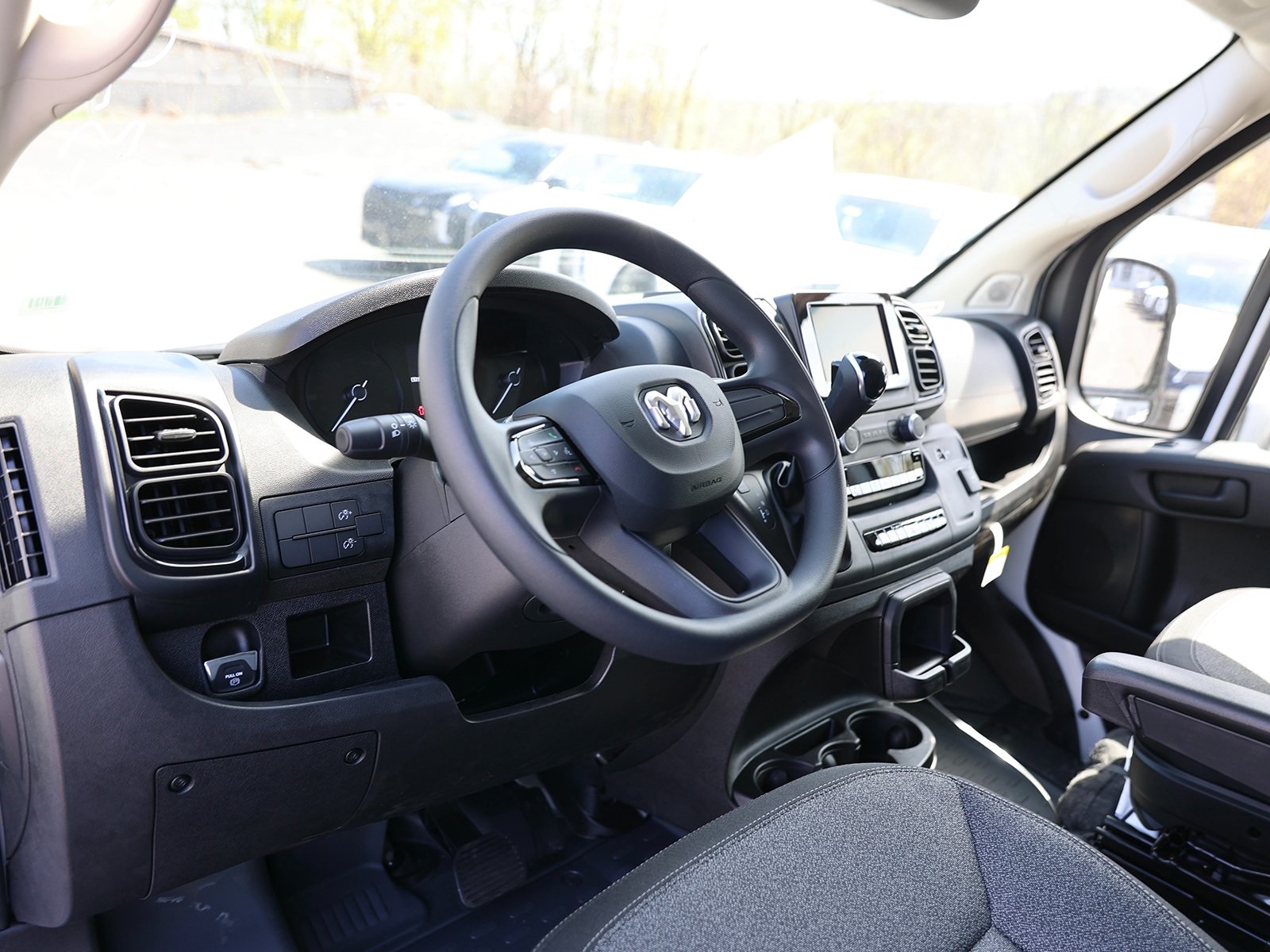 Vehicle image 9 of 31
