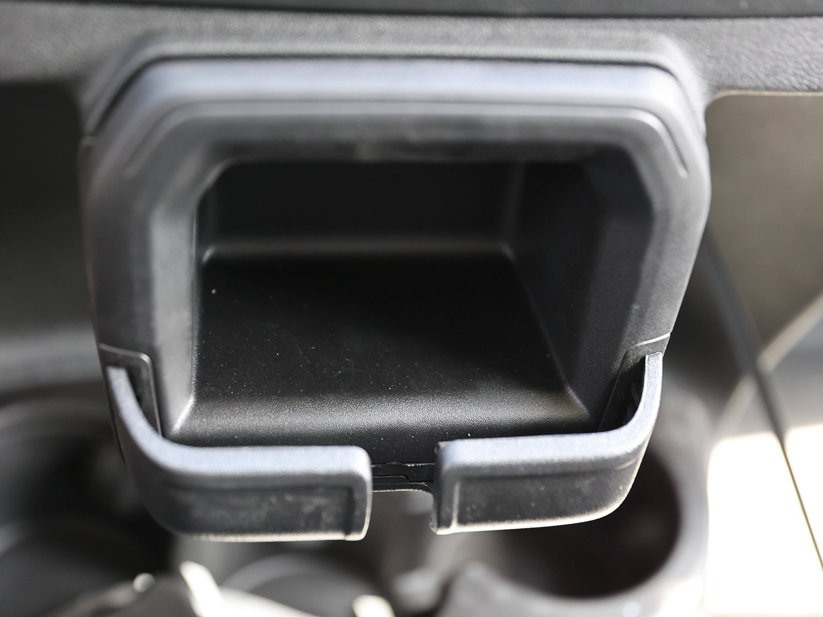 Vehicle image 24 of 31