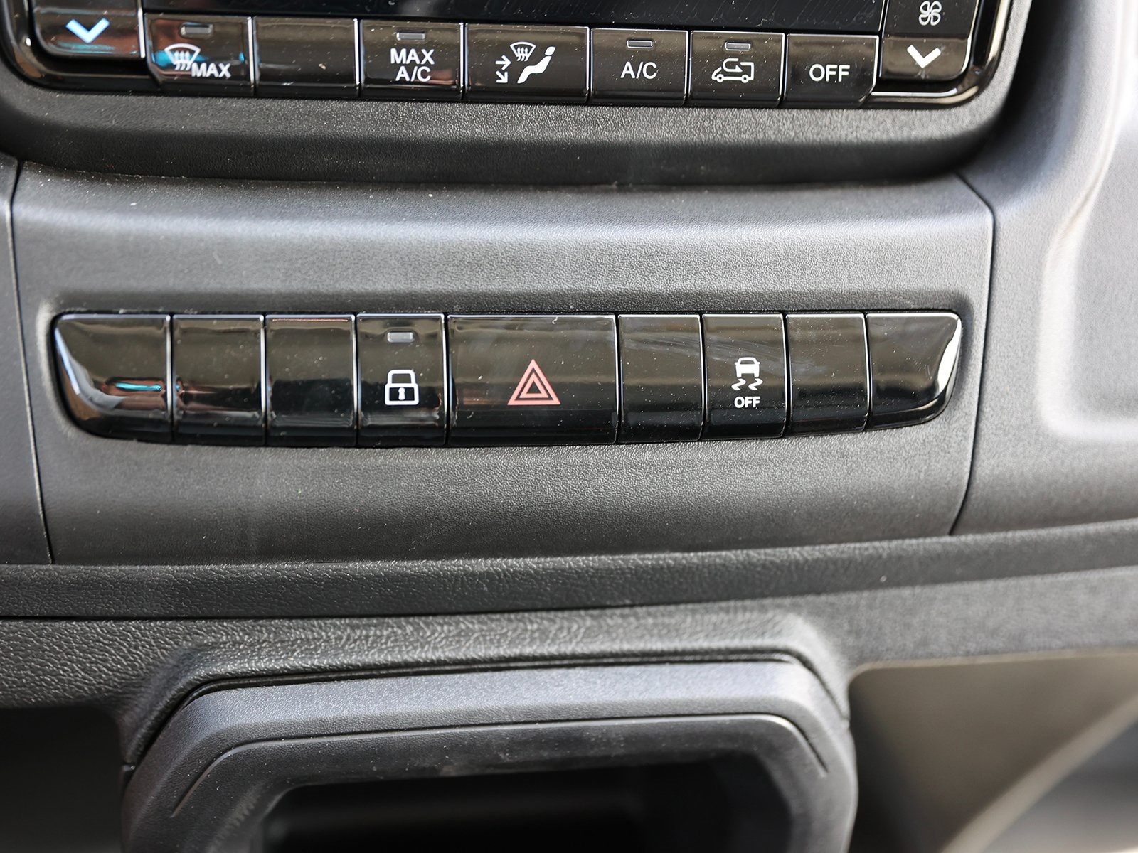 Vehicle image 21 of 31