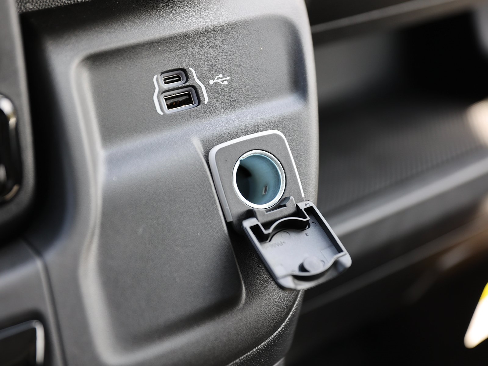 Vehicle image 22 of 31