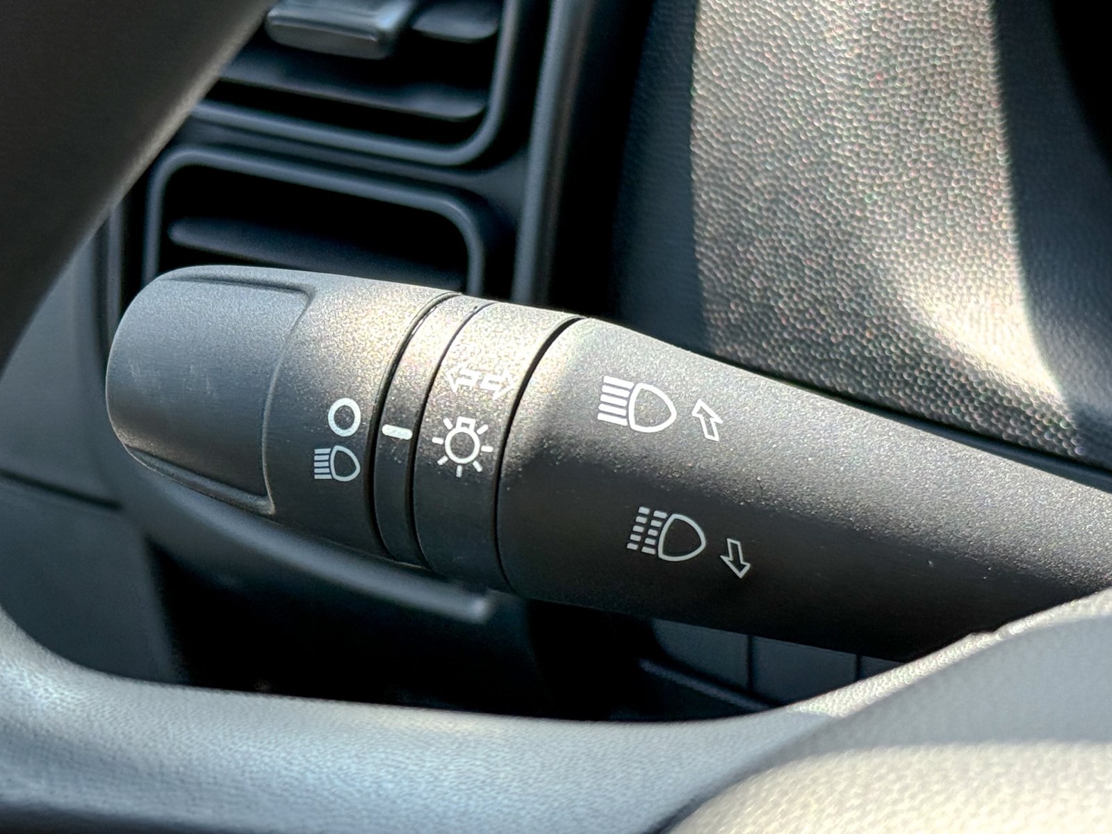 Vehicle image 22 of 31