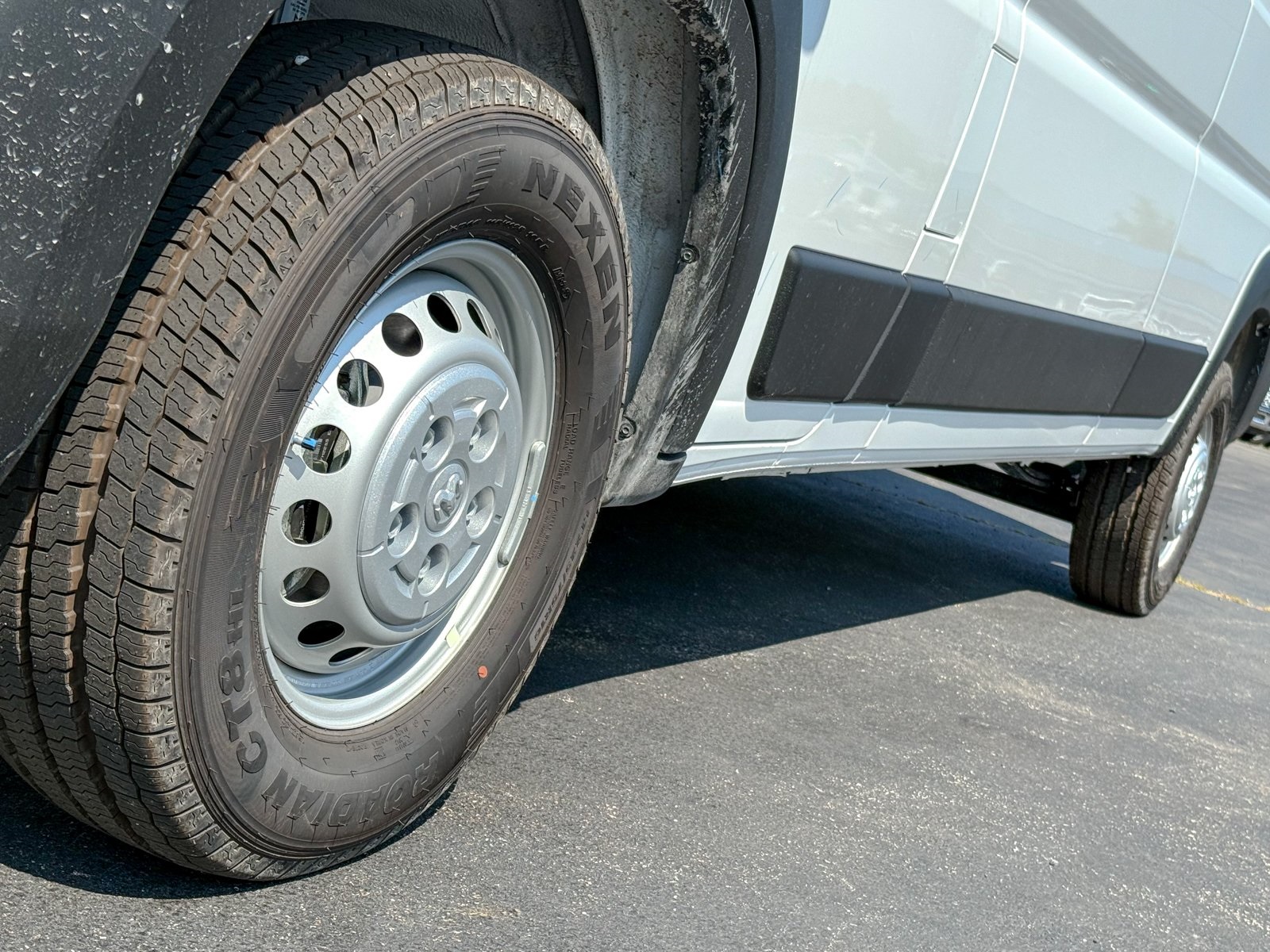 Vehicle image 15 of 31