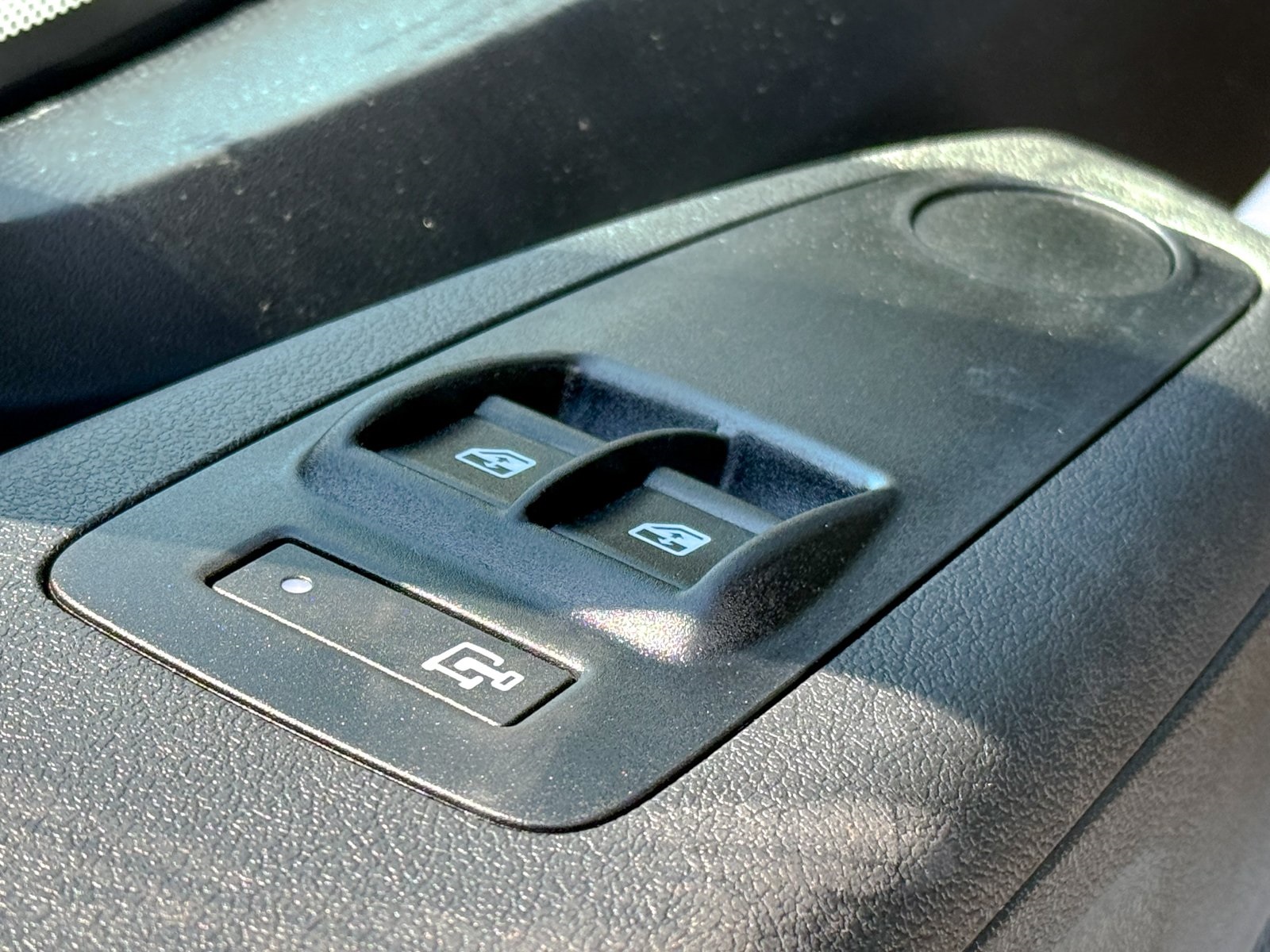 Vehicle image 10 of 31