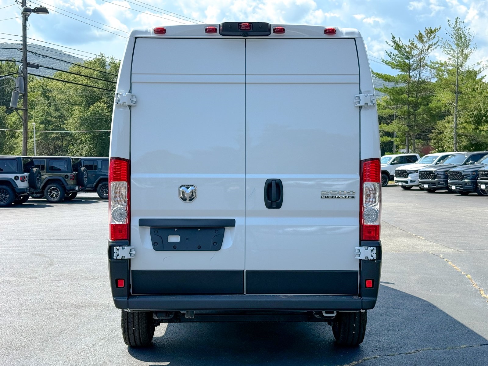 Vehicle image 8 of 31