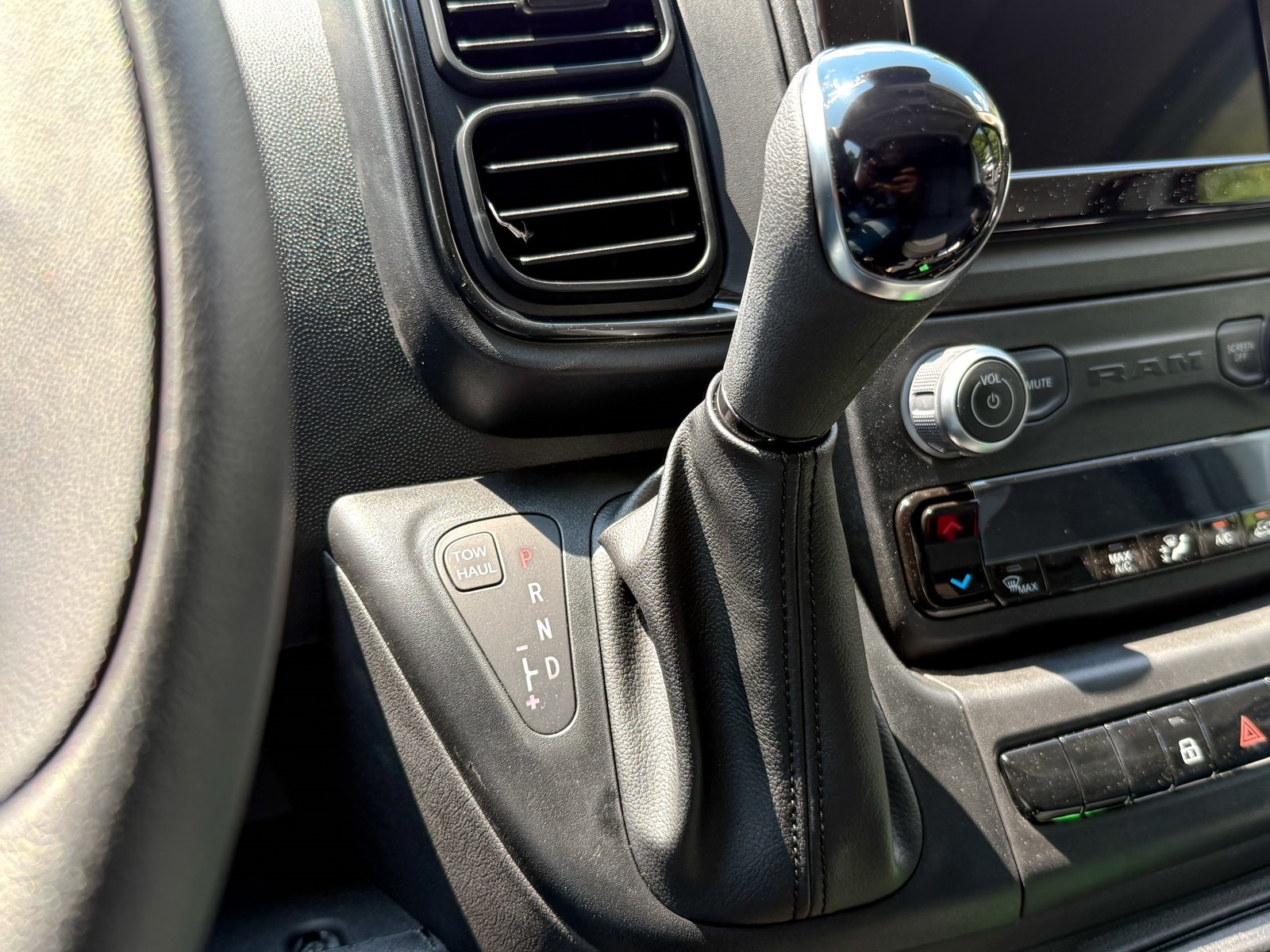 Vehicle image 20 of 31